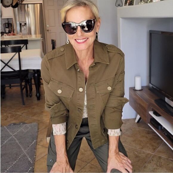 NWOT Cabi Olive Green Evans Jean Like Jacket (4497). Size Small. - Picture 7 of 10